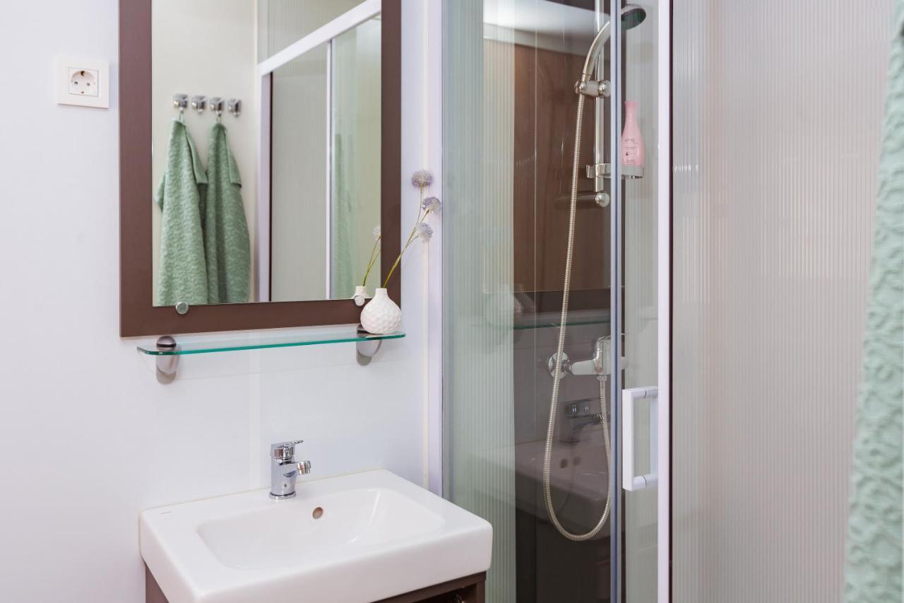 Mobile Homes Casapini In Fkk Camping Solaris Пореч Екстериор снимка